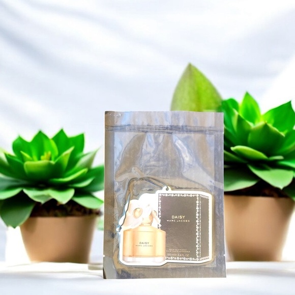 Freshie-Marc Jacobs-Daisy-Air Freshener-MANY FRAGRANCES AVAILABLE!! - Picture 6 of 7